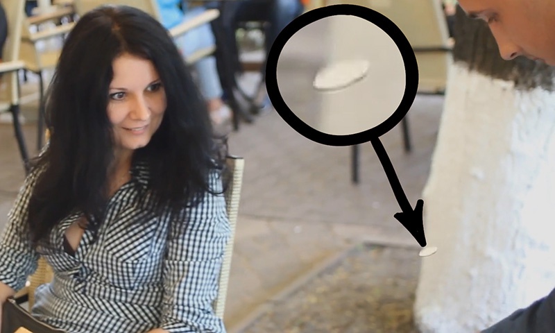 Левітація монети